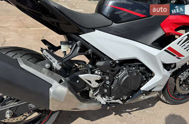 Мотоцикл Без обтекателей (Naked bike) Kawasaki Ninja 400 2020 в 