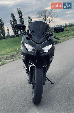 Спортбайк Kawasaki Ninja 400 2018 в 