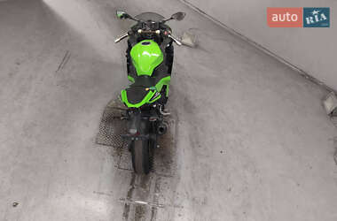 Спортбайк Kawasaki Ninja 400 2020 в 