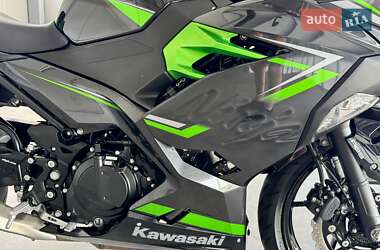 Спортбайк Kawasaki Ninja 400 2023 в 
