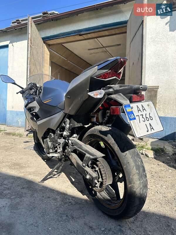 Мотоцикл Супермото (Motard) Kawasaki Ninja 400 2022 в 