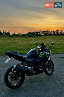 Спортбайк Kawasaki Ninja 400 2022 в Вышгороде