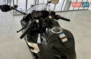 Спортбайк Kawasaki Ninja 400 2018 в 