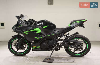 Спортбайк Kawasaki Ninja 400 2019 в 