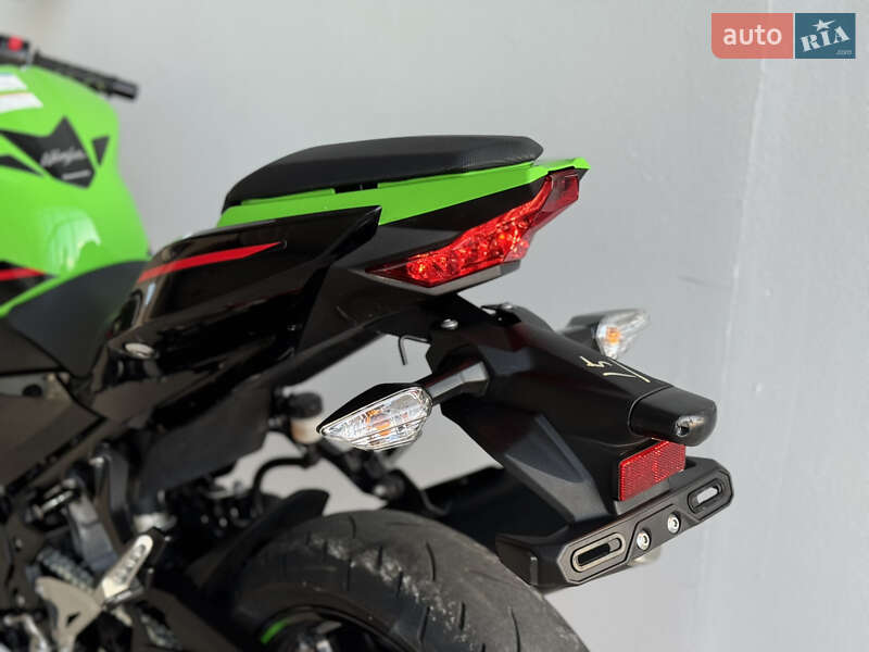 Спортбайк Kawasaki Ninja 400 2022 в Києві