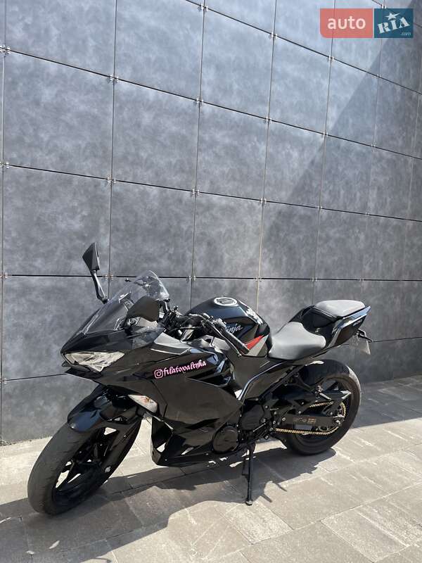 Kawasaki Ninja 400 2019