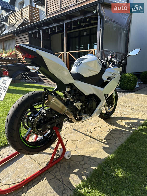 Спортбайк Kawasaki Ninja 400 2023 в Рівному