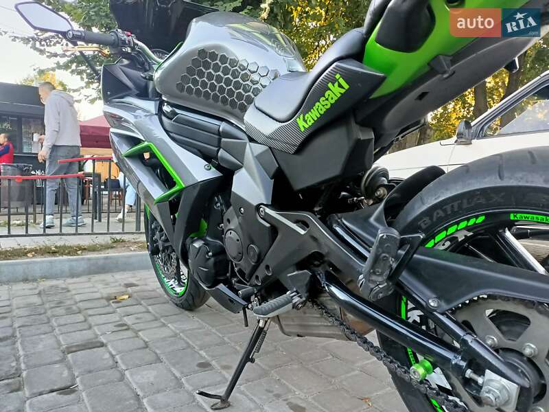 Спортбайк Kawasaki Ninja 400 2016 в Лохвице