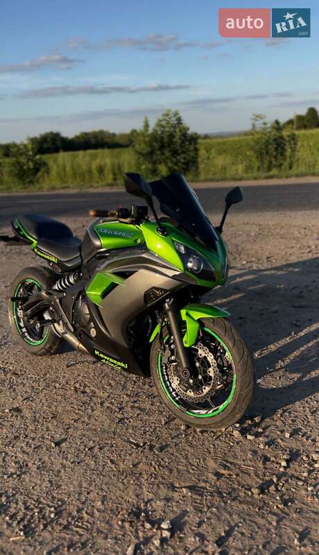 Спортбайк Kawasaki Ninja 400 2016 в 
