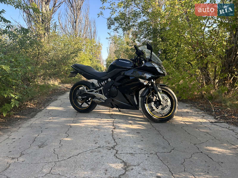 Мотоцикл Спорт-туризм Kawasaki Ninja 400 2011 в Кривому Розі