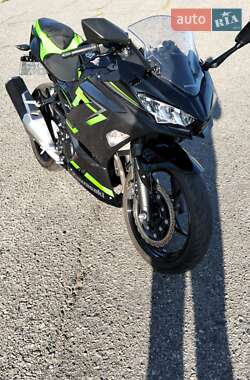 Спортбайк Kawasaki Ninja 400 2019 в 