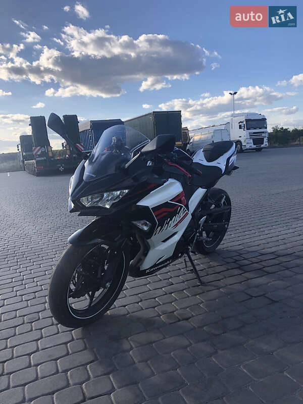 Kawasaki Ninja 400 2021