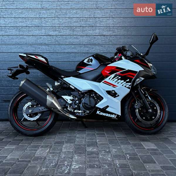 Мотоцикл Без обтекателей (Naked bike) Kawasaki Ninja 400 2020 в Белой Церкви