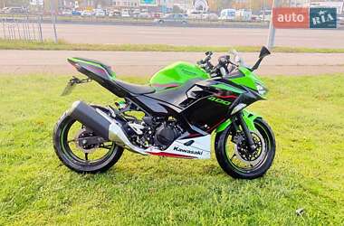 Спортбайк Kawasaki Ninja 400 2022 в Киеве