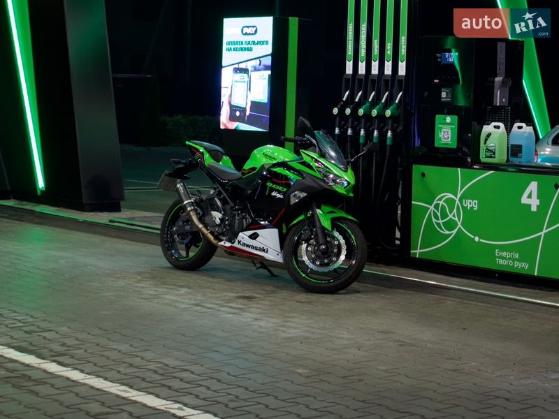 Kawasaki Ninja 400 2021