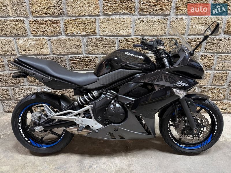 Kawasaki Ninja 400 2011
