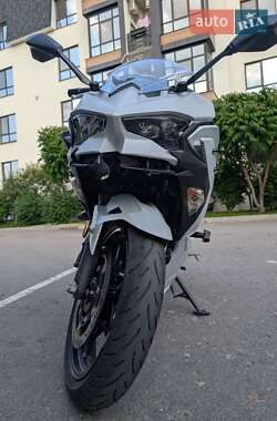 Спортбайк Kawasaki Ninja 500 2024 в 