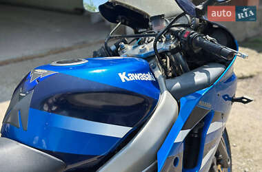Спортбайк Kawasaki Ninja 600 ZX-6R 2001 в 