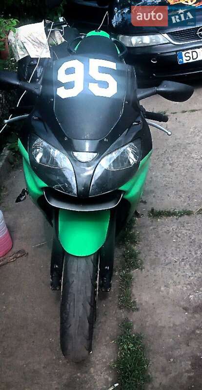 Спортбайк Kawasaki Ninja 636 ZX-6R 2002 в Звенигородці