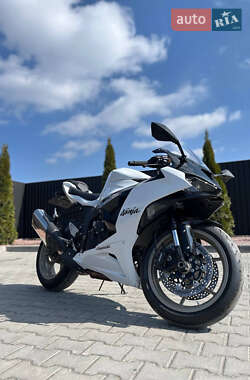 Спортбайк Kawasaki Ninja 636 ZX-6R 2023 в 