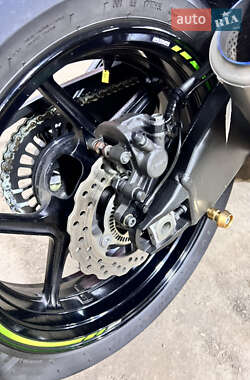 Спортбайк Kawasaki Ninja 636 ZX-6R 2015 в 
