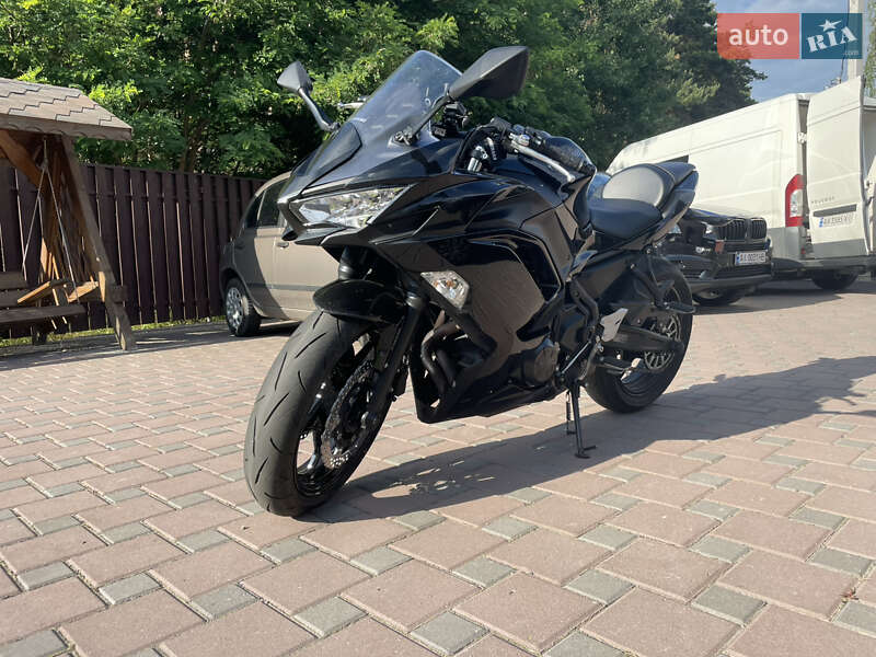 Спортбайк Kawasaki Ninja 650 2021 в 