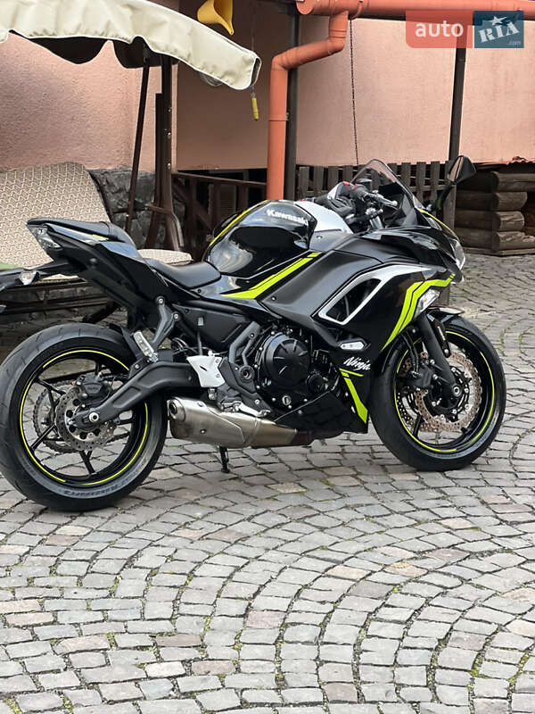 Kawasaki Ninja 650 2021