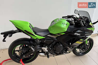 Спортбайк Kawasaki Ninja 650 2019 в 