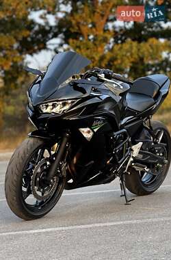 Спортбайк Kawasaki Ninja 650R 2019 в 