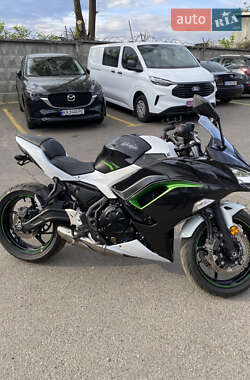 Мотоцикл Спорт-туризм Kawasaki Ninja 650R 2022 в Киеве