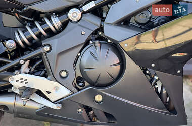 Спортбайк Kawasaki Ninja 650R 2011 в 