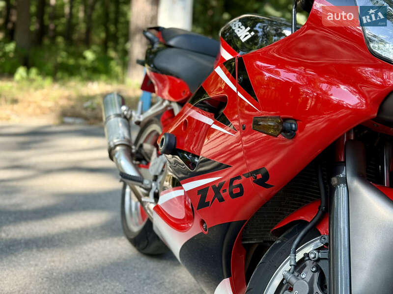 Спортбайк Kawasaki Ninja ZX-6R 2001 в Виннице