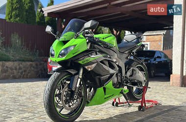 Спортбайк Kawasaki Ninja ZX-6R 2010 в 