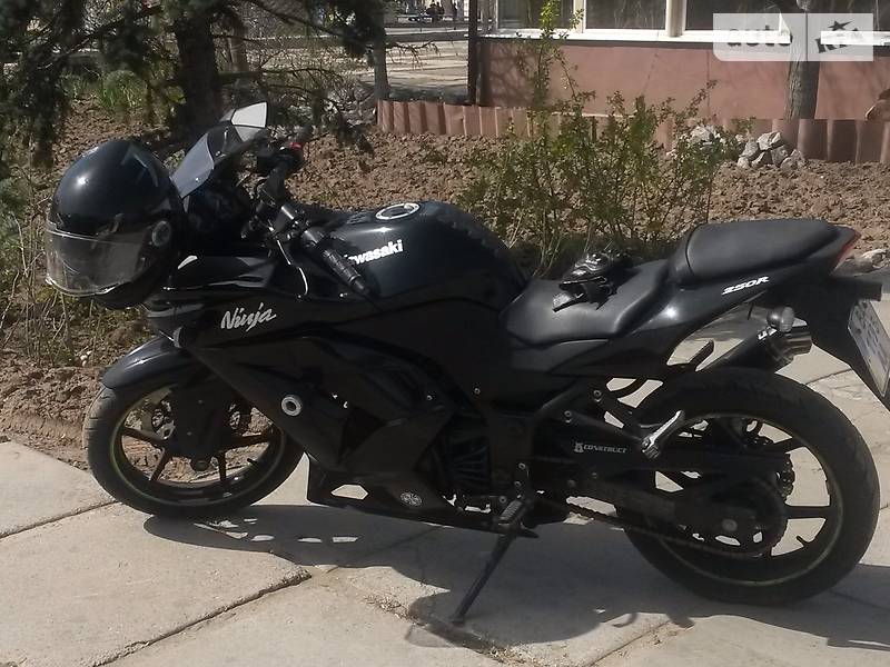 Спортбайк Kawasaki Ninja 2011 в Каховке