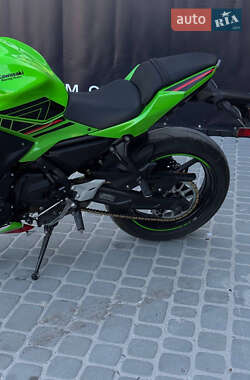 Спортбайк Kawasaki Ninja 2023 в 