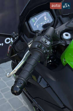 Спортбайк Kawasaki Ninja 2023 в 