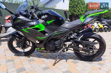 Спортбайк Kawasaki Ninja 2019 в 