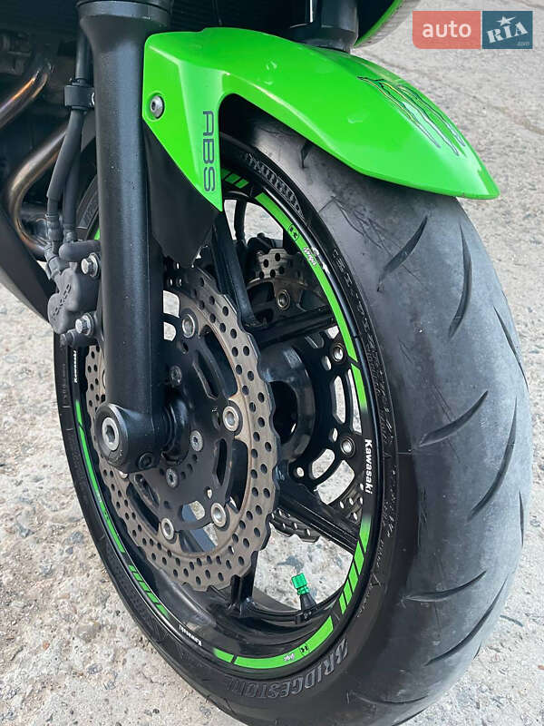 Мотоцикл Спорт-туризм Kawasaki Ninja 2011 в Сарате