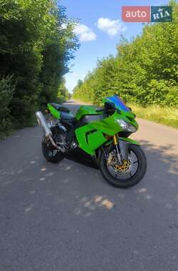 Спортбайк Kawasaki Ninja 2004 в 