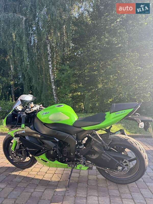 Спортбайк Kawasaki Ninja 2012 в Киеве фото 3 Спортбайк Kawasaki Ninja 2012 в Киеве