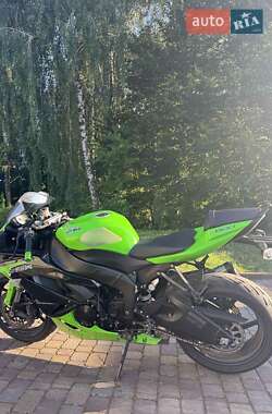 Спортбайк Kawasaki Ninja 2012 в 