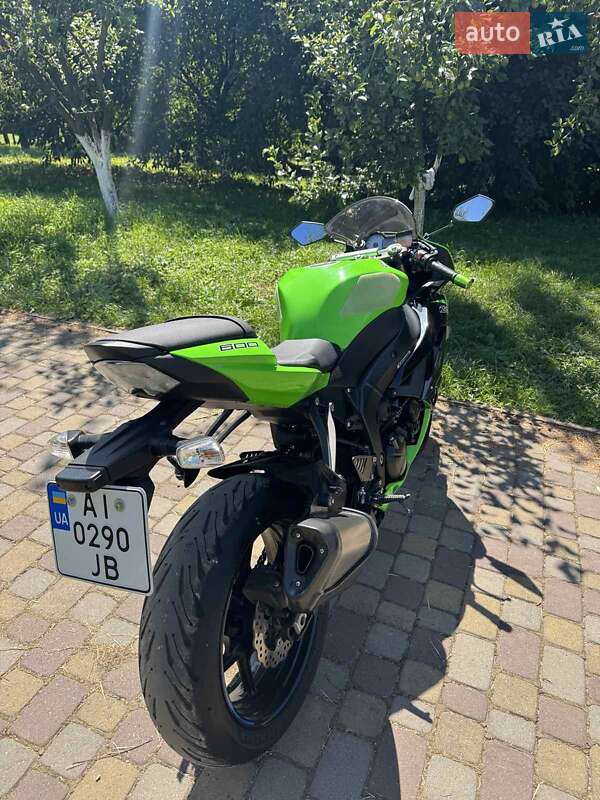 Спортбайк Kawasaki Ninja 2012 в Киеве фото 10 Спортбайк Kawasaki Ninja 2012 в Киеве