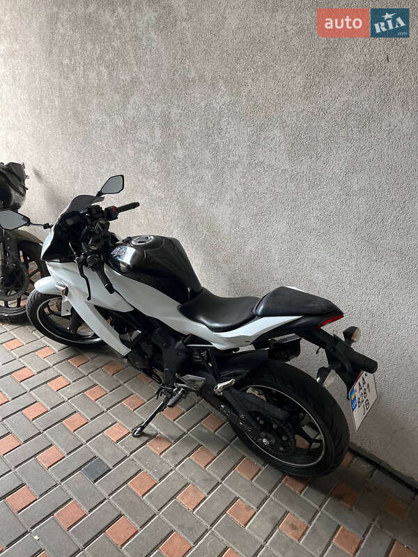 Спортивні снігоходи Kawasaki Ninja 2015 в Києві