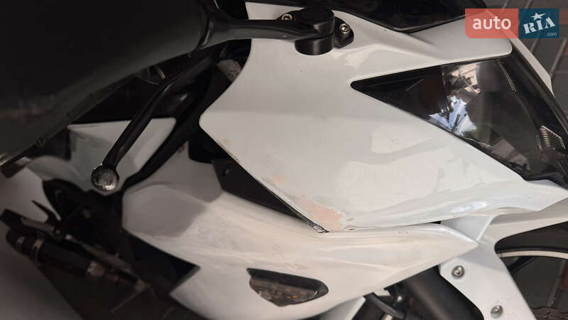 Спортивні снігоходи Kawasaki Ninja 2015 в Києві