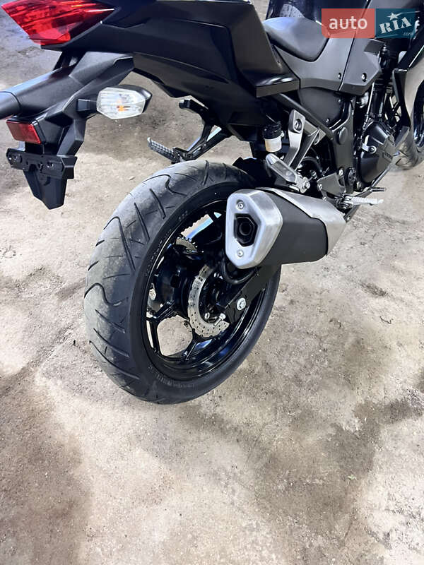 Мотоцикл Спорт-туризм Kawasaki Z 250SL 2013 в Житомире