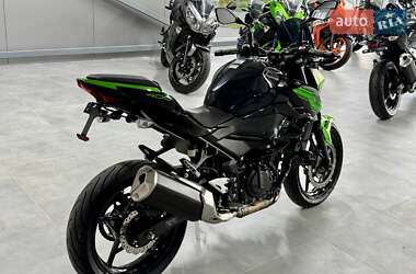 Мотоцикл Без обтекателей (Naked bike) Kawasaki Z 400 2019 в 
