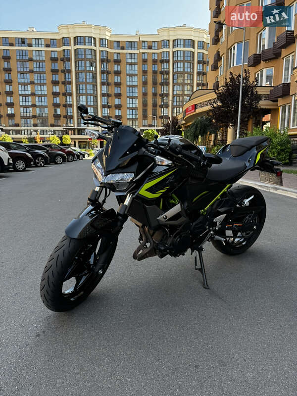 Мотоцикл Без обтекателей (Naked bike) Kawasaki Z 400 2021 в Киеве