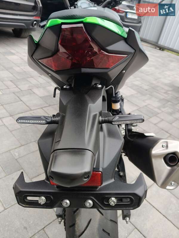 Мотоцикл Без обтекателей (Naked bike) Kawasaki Z 400 2021 в Берёзовке
