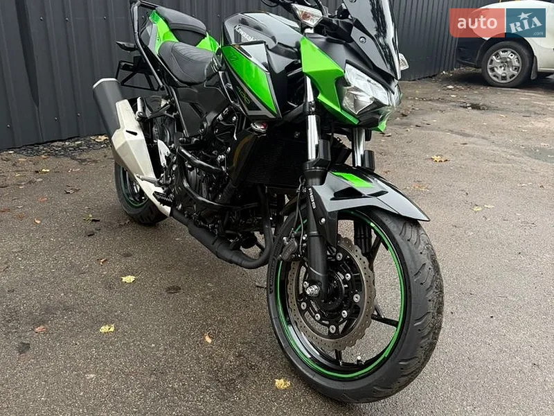 Kawasaki Z 400 2022