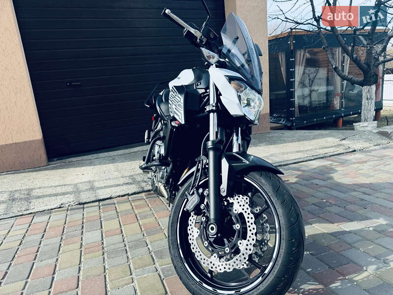 Мотоцикл Классик Kawasaki Z 650 2019 в 